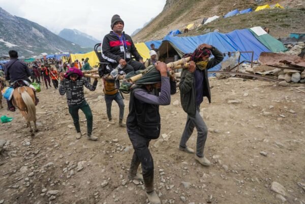 Dandi Walas Palki  Baltal to Holy Cave